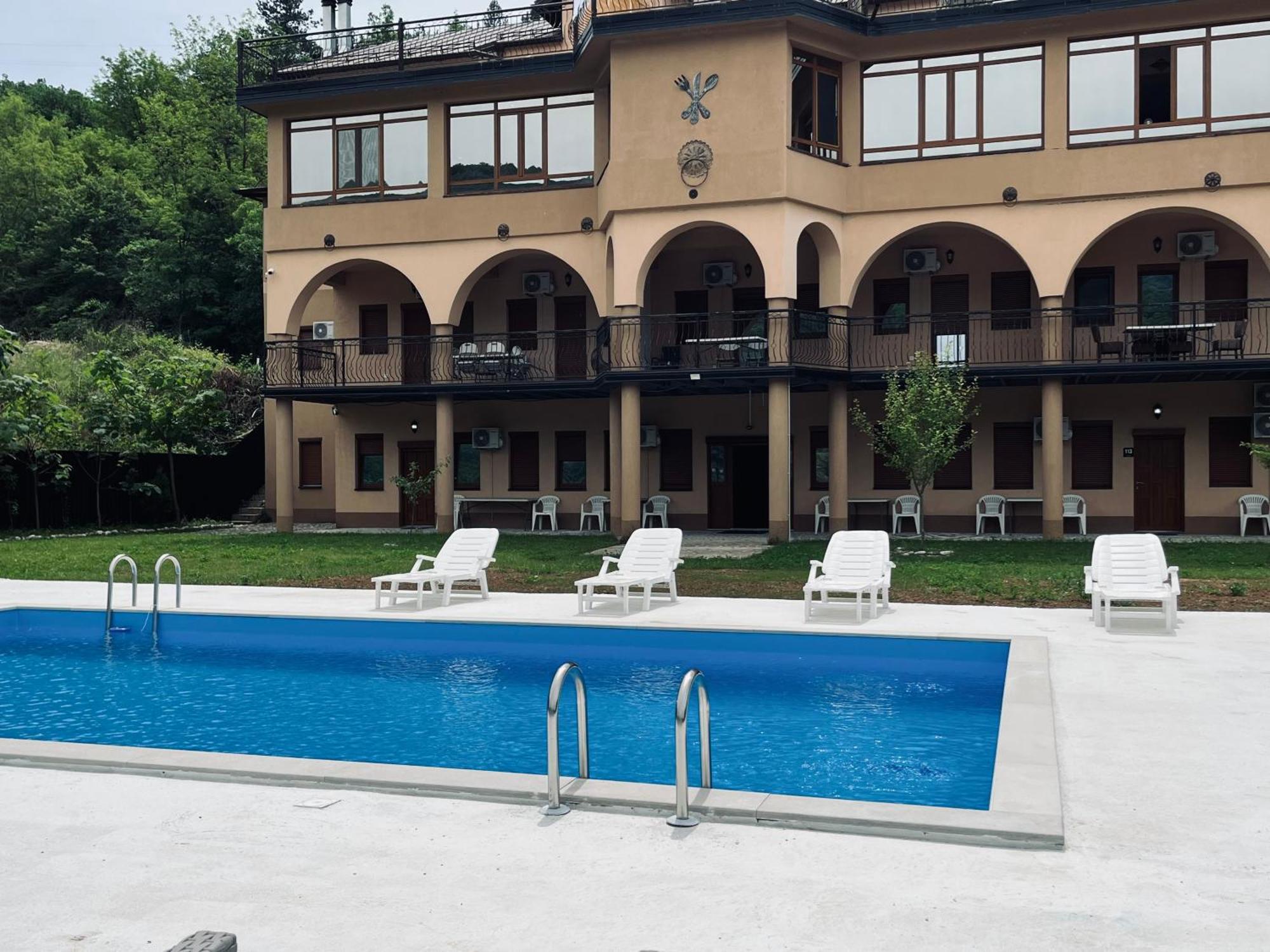 Hotel Noor קונייץ' מראה חיצוני תמונה